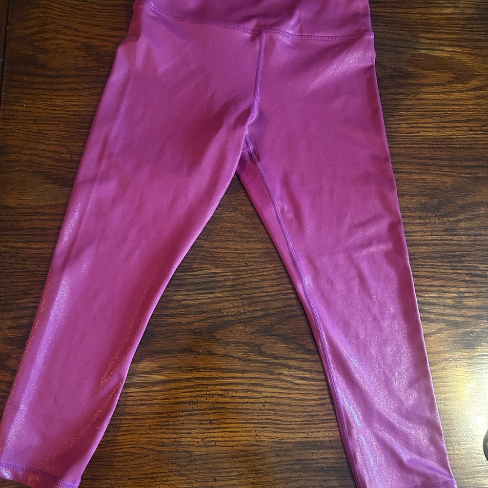 ZYIA Shimmering Pink capri Leggings